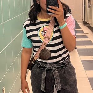 Buc-ee’s Kids Large Stripped Block Logo Tee